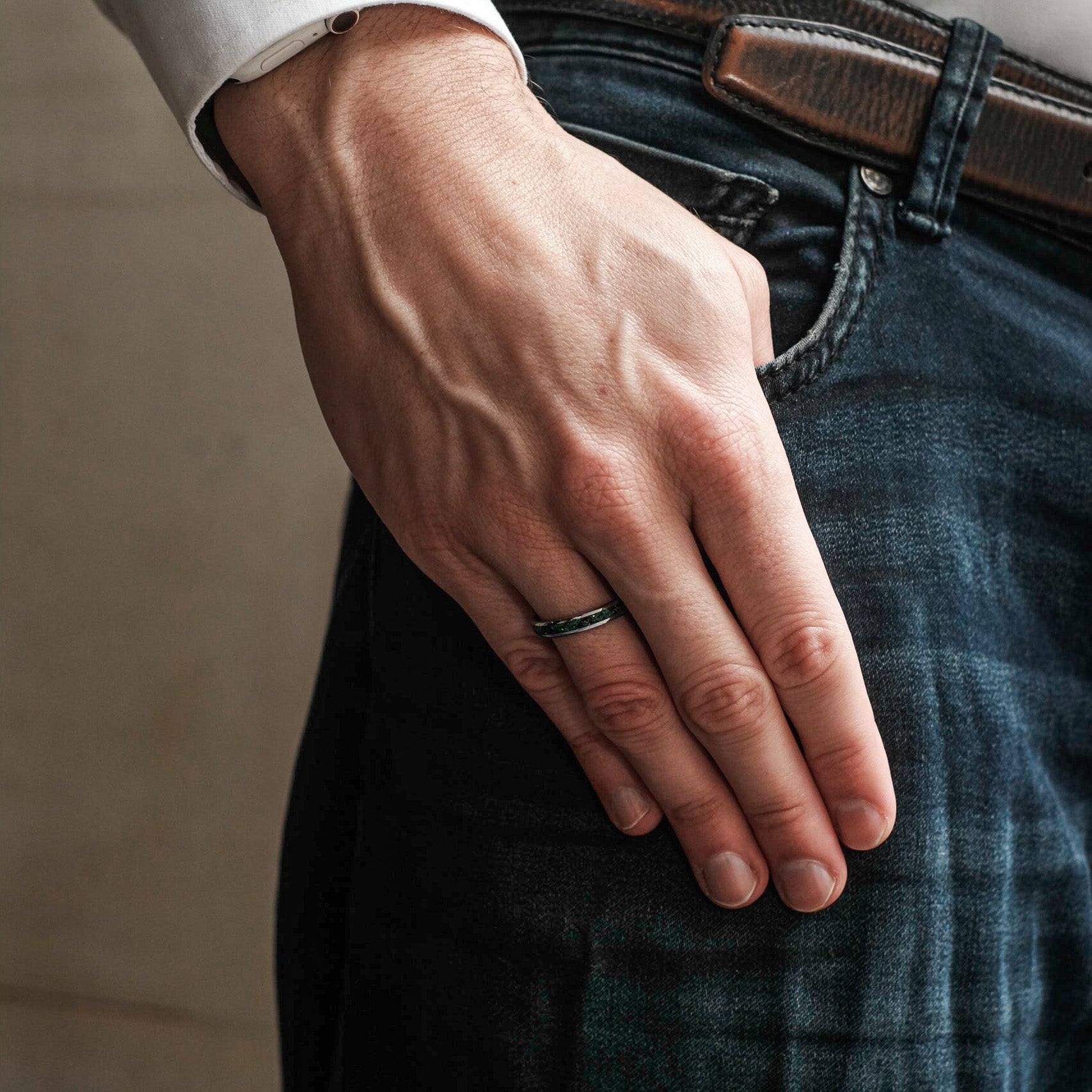 The Wanderer - Women's 4mm Rose Gold Black Inlay Tungsten Ring