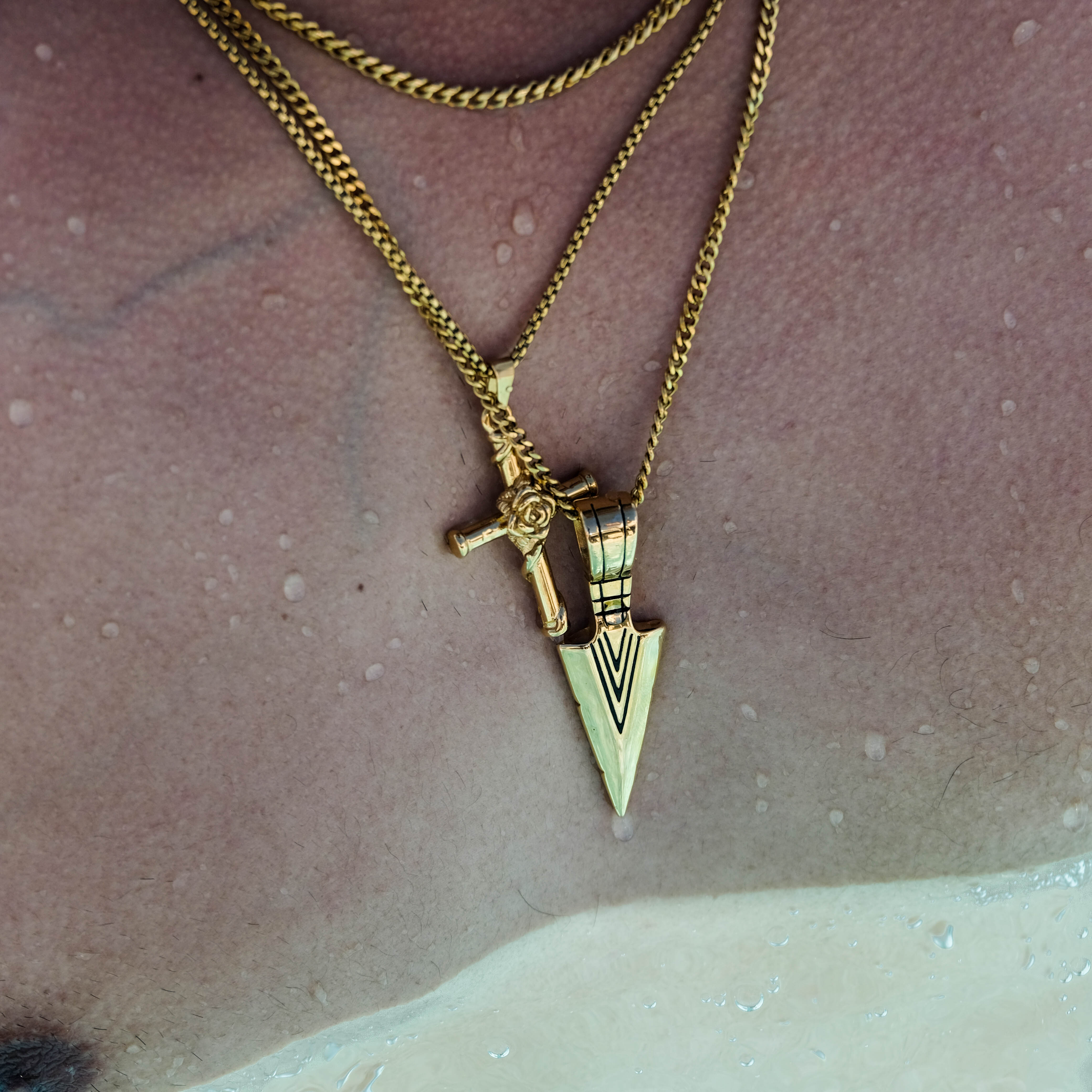 Arrow Head Necklace (Gold)
