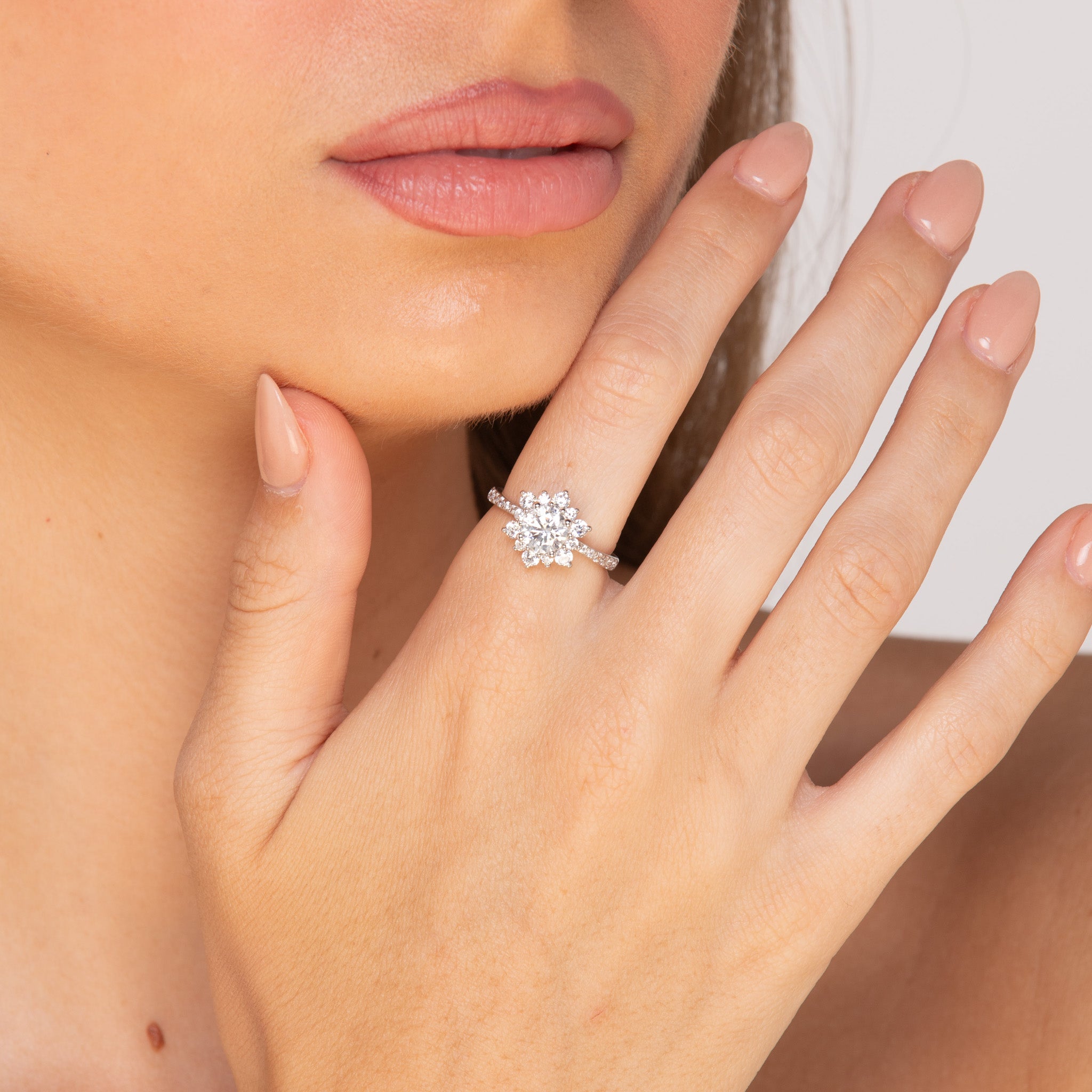 The Aubrey - Women's 1.0 crt Moissanite Diamond Ring