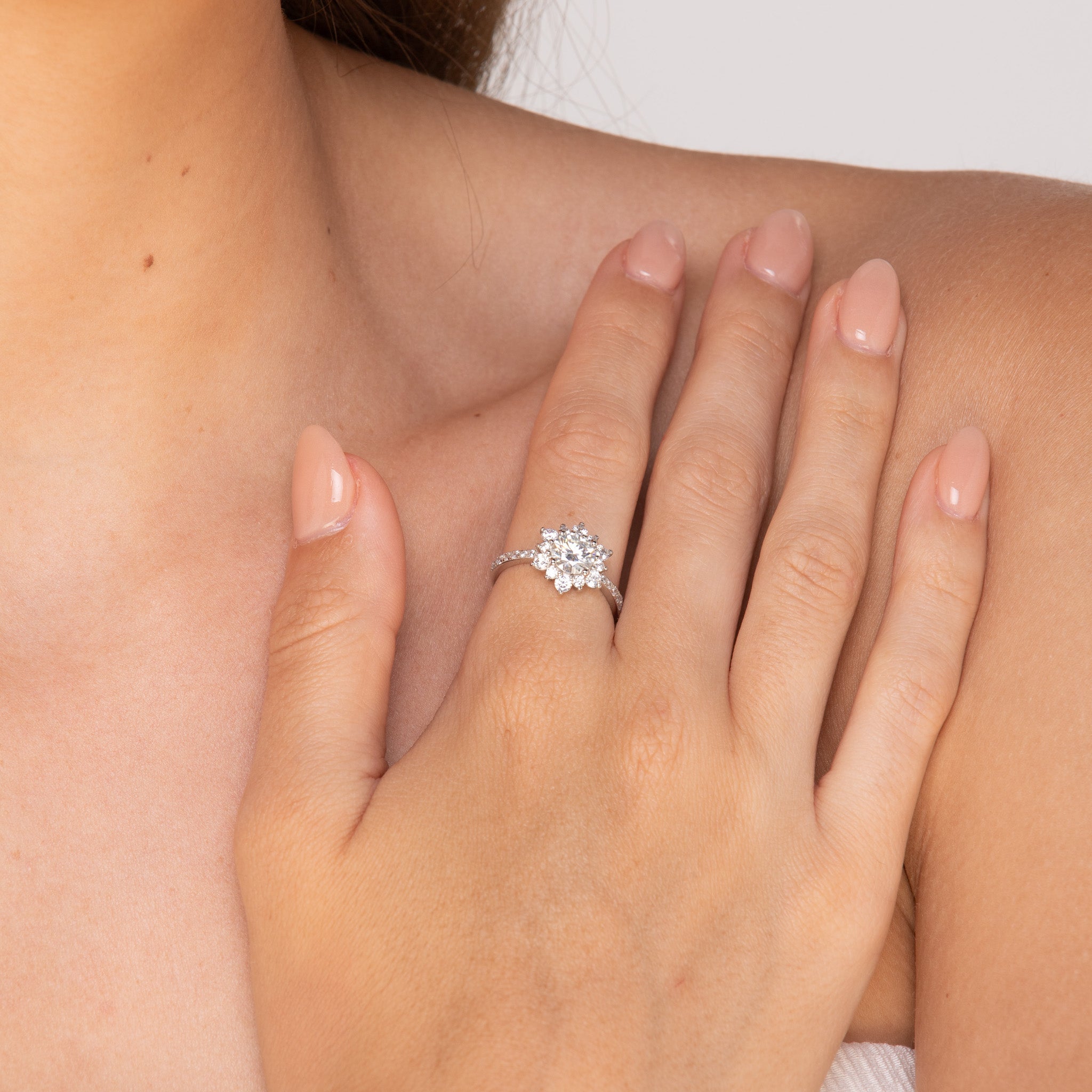 The Aubrey - Women's 1.0 crt Moissanite Diamond Ring