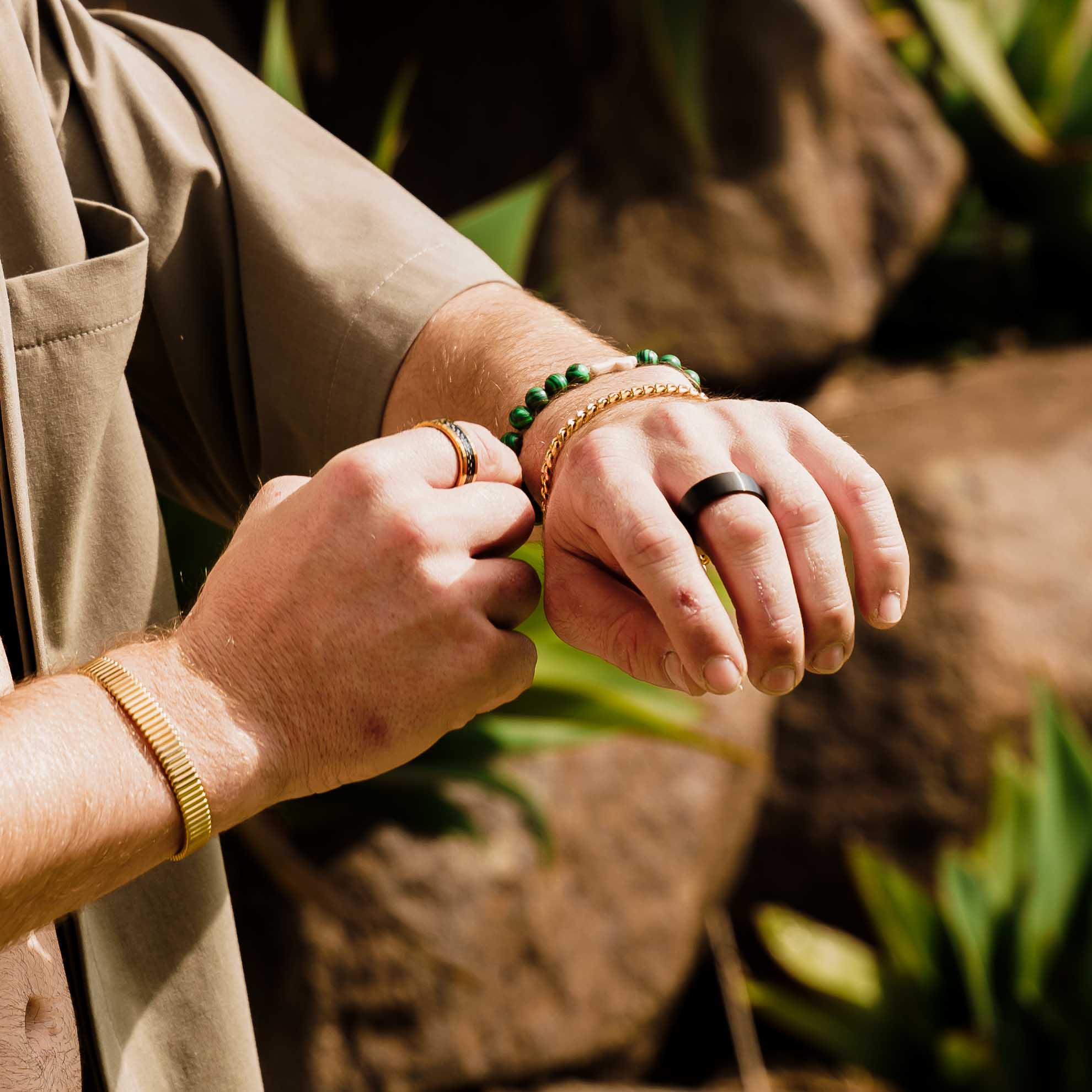 Ribbed Cuff Bangle (Silver)
