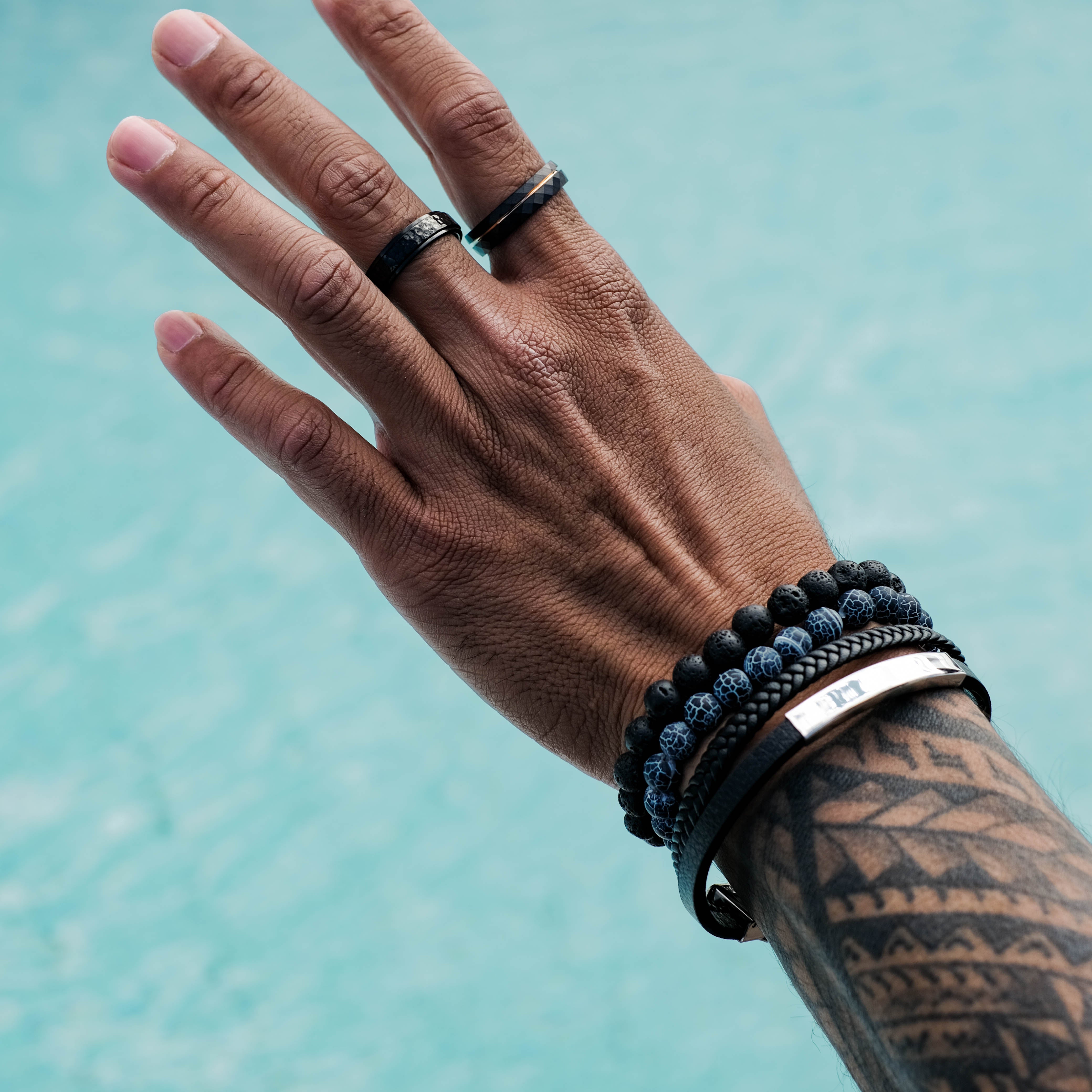 The Magnate - Women's Black 4mm Faceted With Rose Gold Inlay Tungsten Ring