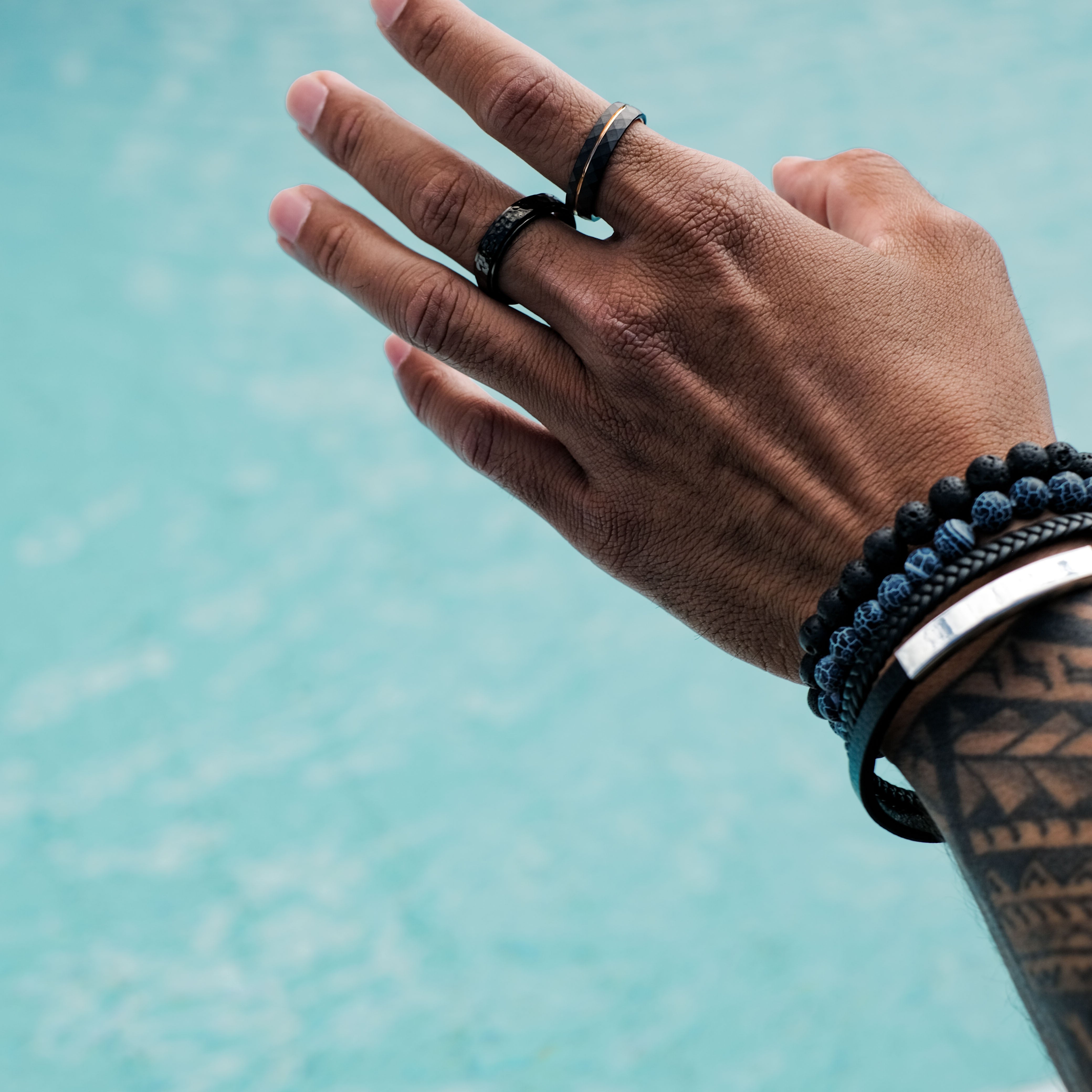 The Magnate - Women's Black 4mm Faceted With Rose Gold Inlay Tungsten Ring