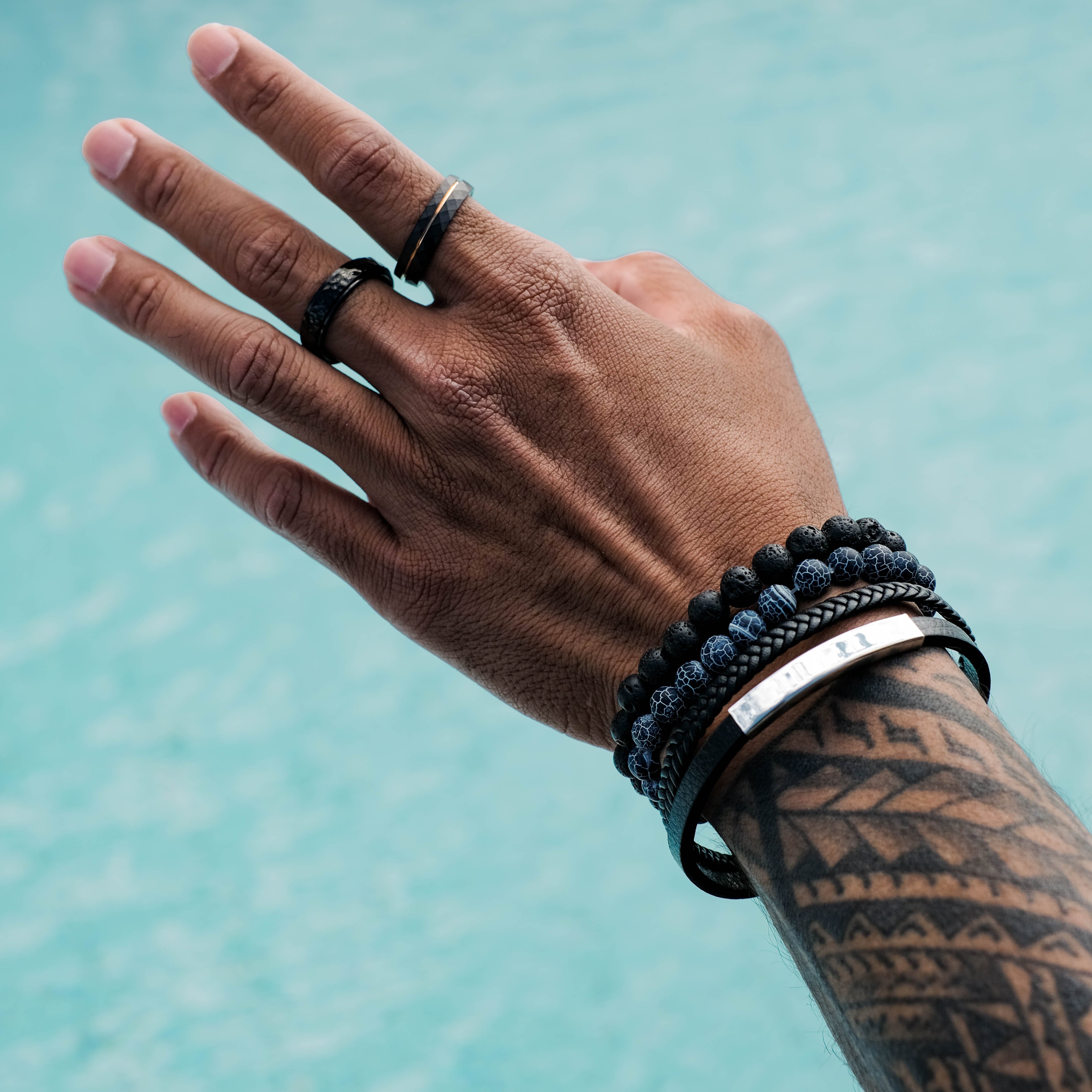 The Magnate - Women's Black 4mm Faceted With Rose Gold Inlay Tungsten Ring