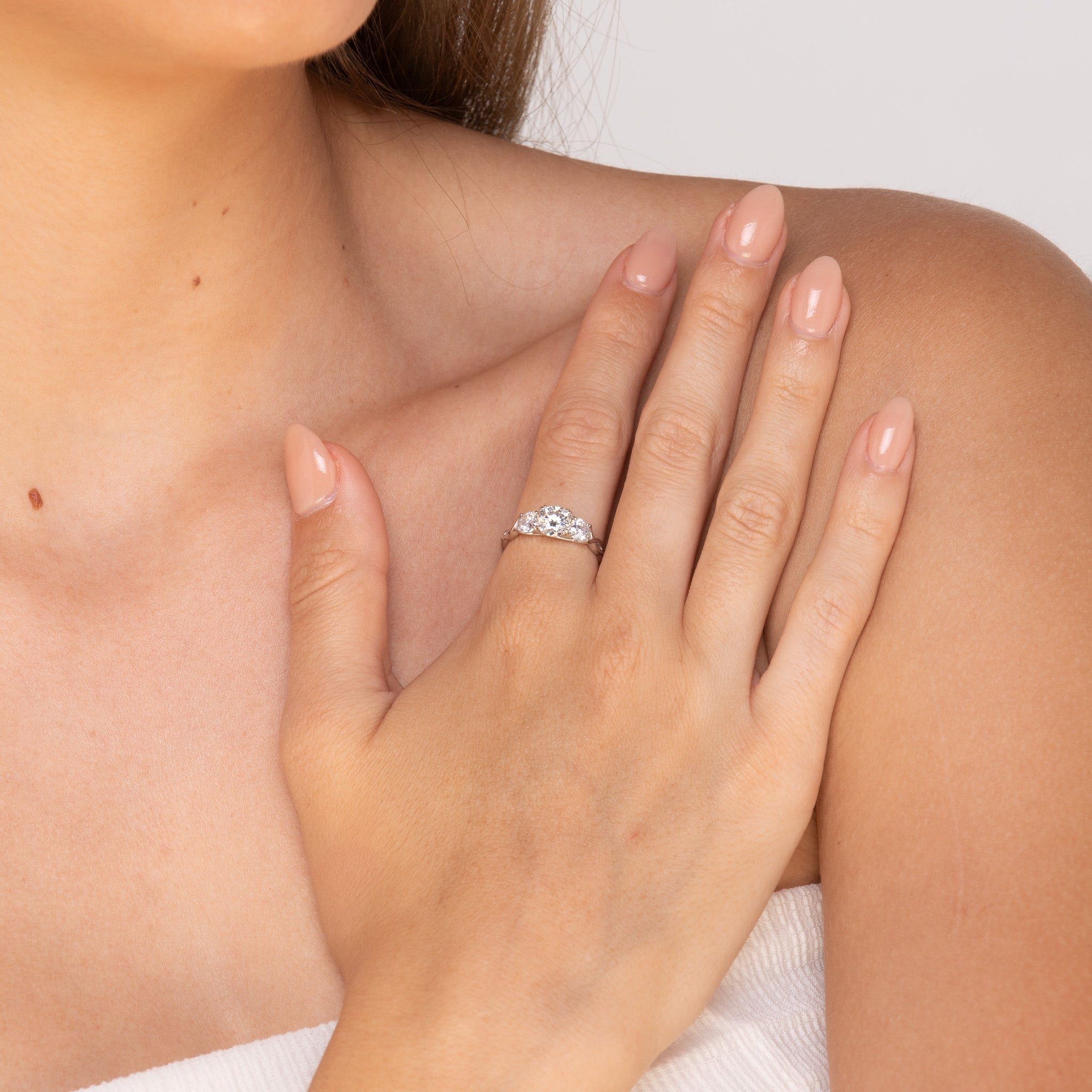 The Danielle - Women's 1.0 crt Moissanite Diamond Ring