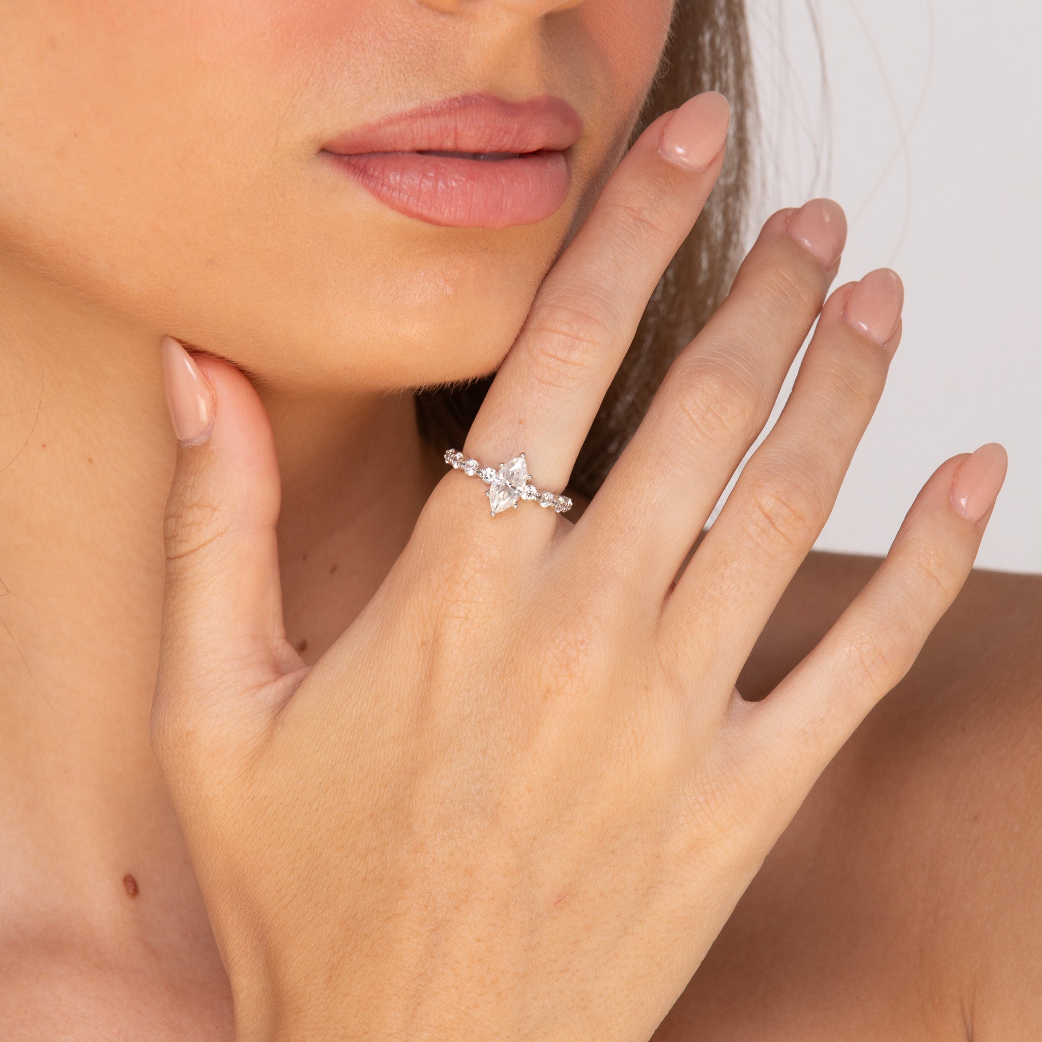 The Nora - Women's 1.0 crt Moissanite Diamond Ring