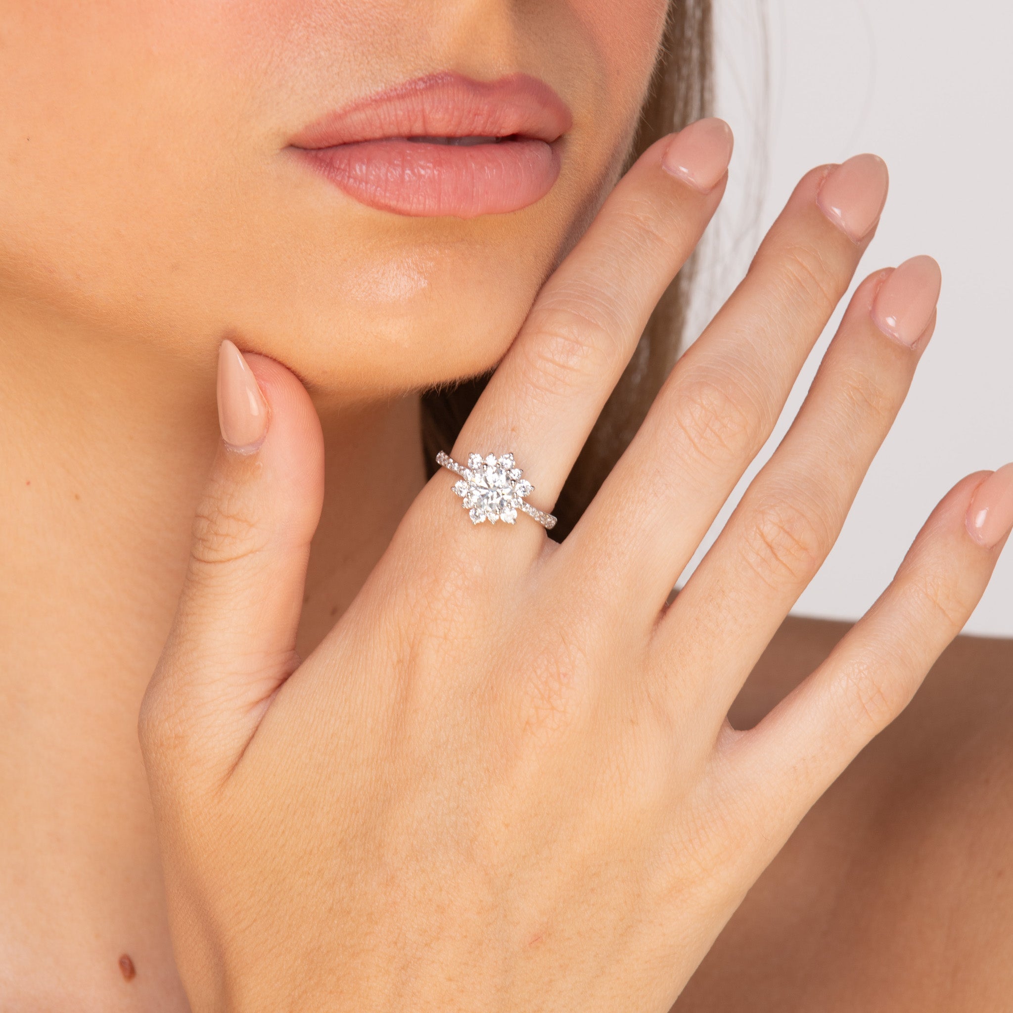 The Aubrey - Women's 1.0 crt Moissanite Diamond Ring