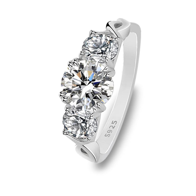 The Danielle - Women's 1.0 crt Moissanite Diamond Ring