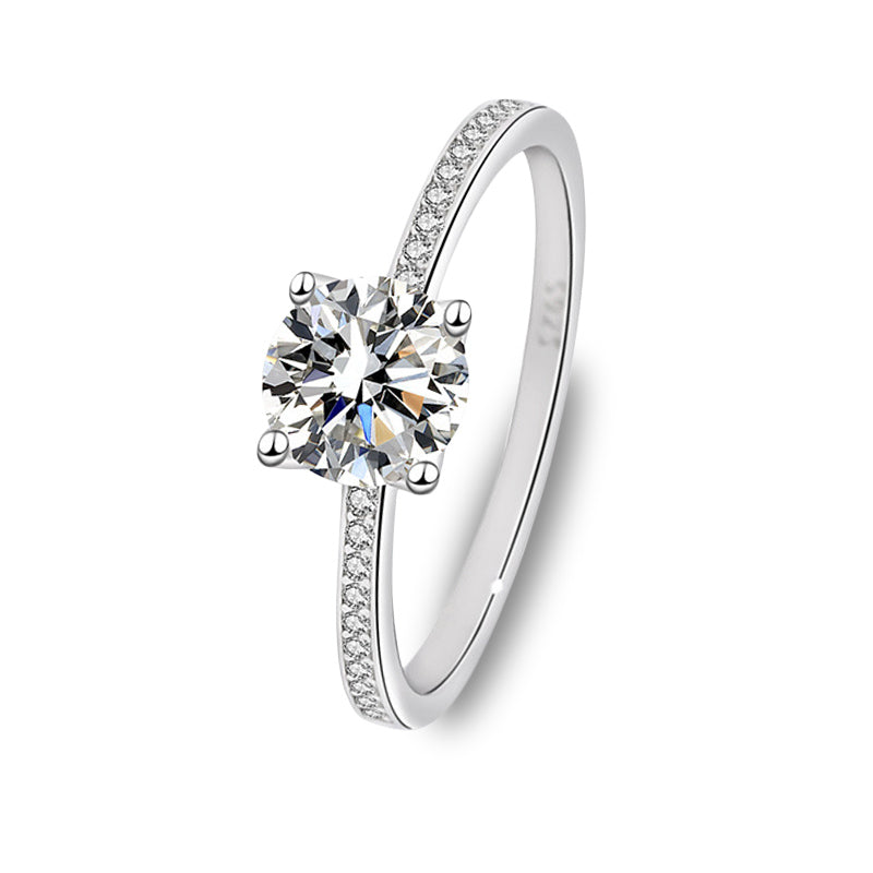 The Lucy - Women's 0.8 crt Moissanite Diamond Ring