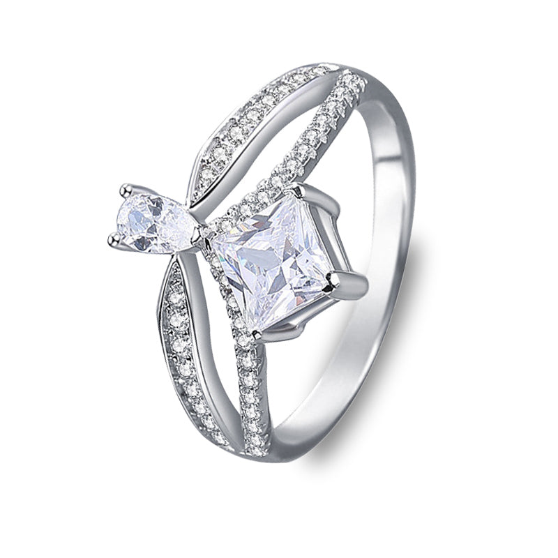 The Selene - Women's 1.0 crt Moissanite Diamond Ring